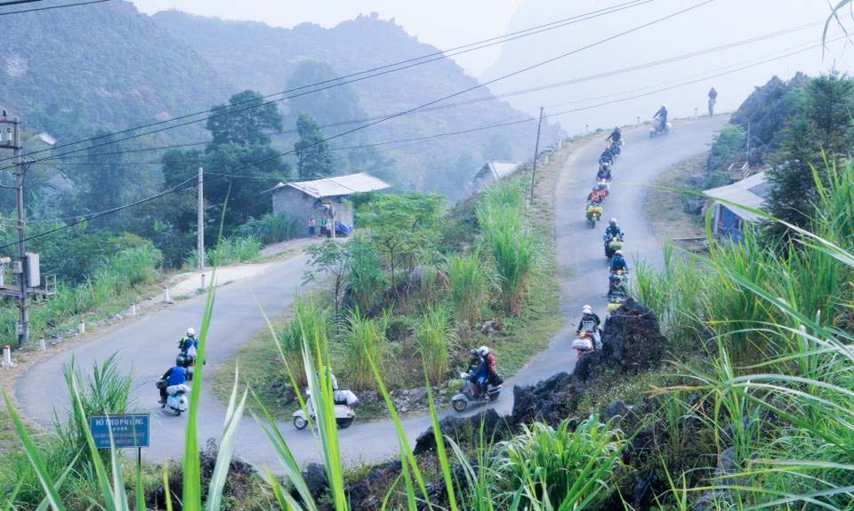 Vespa cổ- Kinh nghiệm đi đường đèo