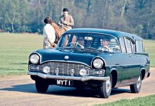 Những mẫu xe hơi từng gắn bó với Nữ hoàng Elizabeth II Những mẫu xe từng gắn bó với Nữ hoàng Elizabeth II