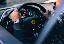 Những mẫu đồng hồ kết hợp với hãng xe hơi nổi tiếng richard-mille-rm-up-01-ferrari