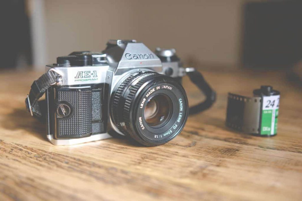 SLR ( Single Lens Reflex ) - Máy ảnh có gương lật thay được ống kính