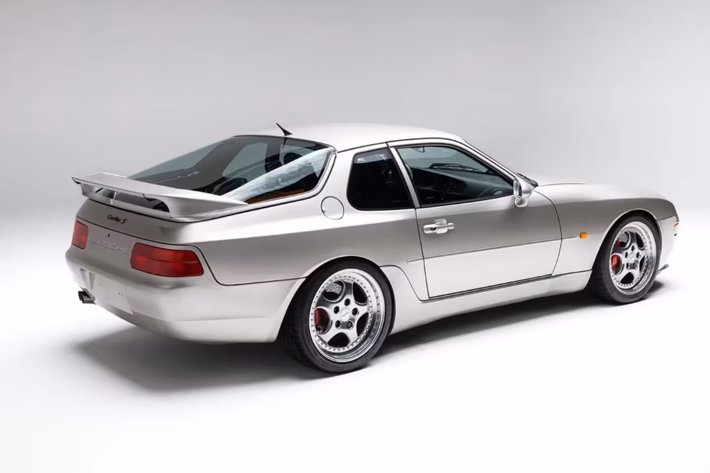 Porsche 968 Turbo S – cabin
