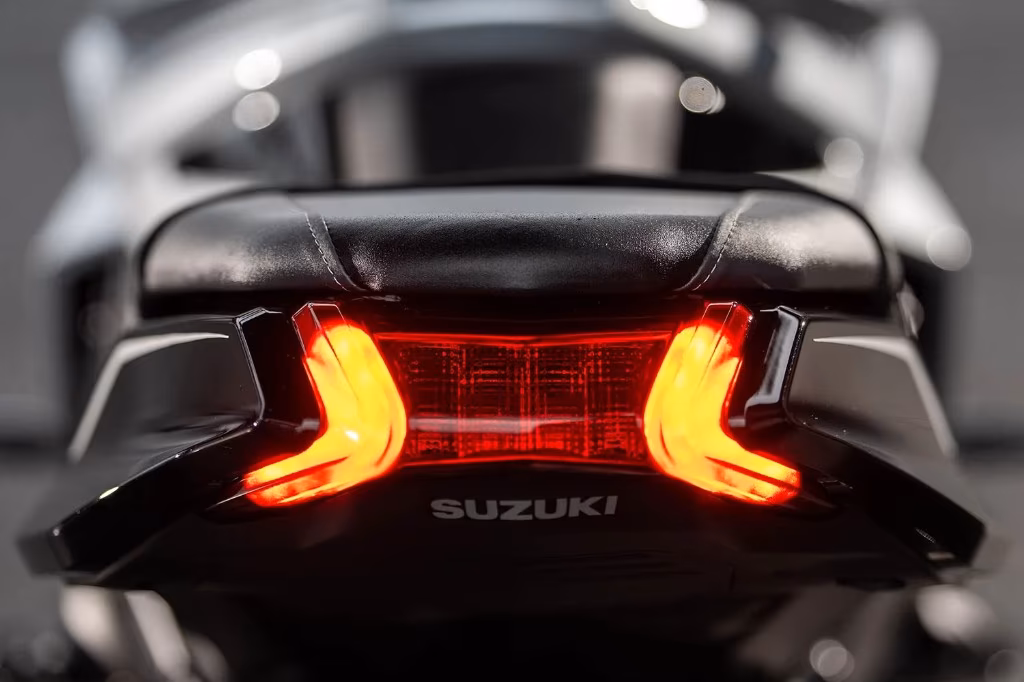 Suzuki Katana Limited Edition đèn hậu LED